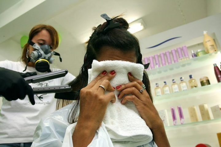 Dermatologistas alertam para os riscos do uso do formol em procedimentos estéticos no cabelo