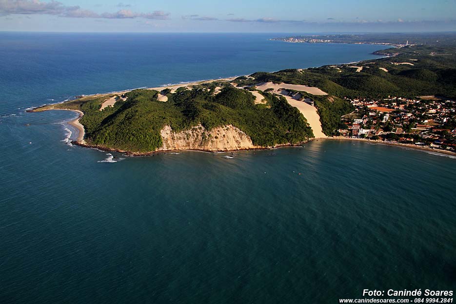 Trecho da praia de Ponta Negra está impróprio para banho