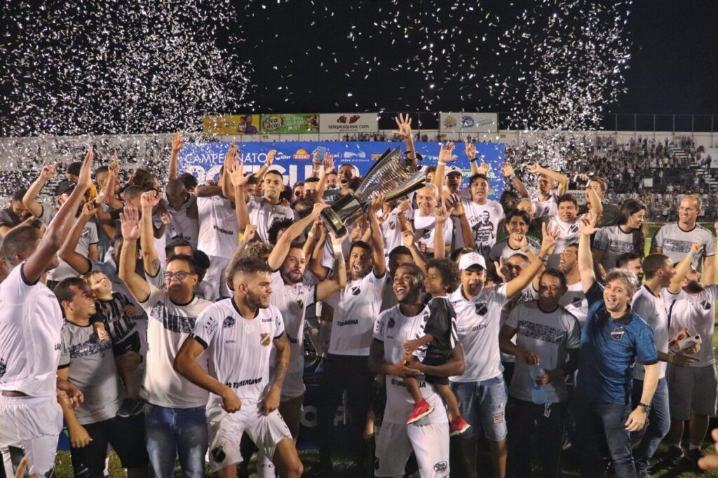 ABC arranca empate no final do jogo e consegue título do 1º turno