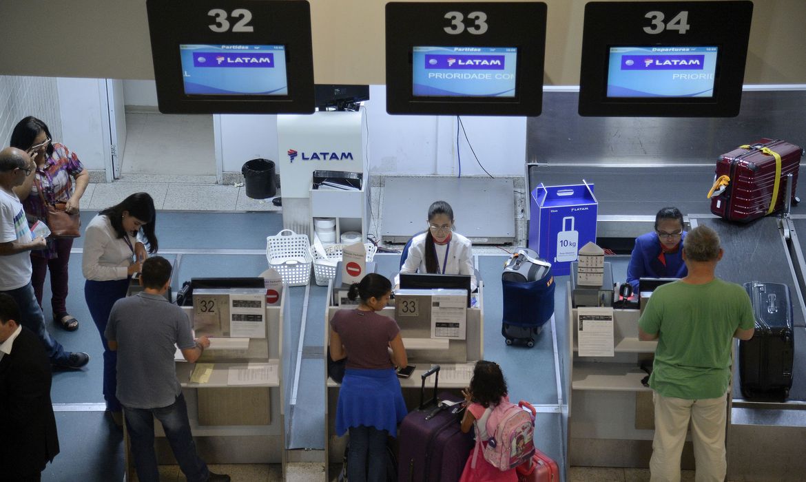 MPF recomenda cancelamento de passagens aéreas 'sem ônus' por causa do coronavírus