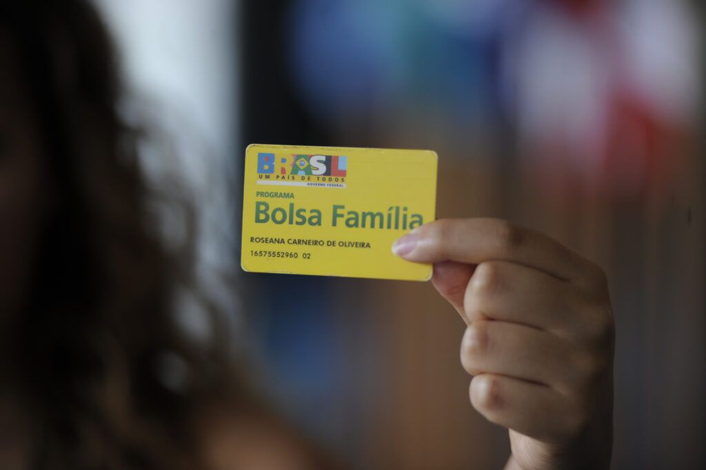 Bolsa Família beneficiários vão receber auxílio emergencial a partir do dia 16