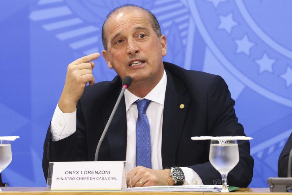 Ministro diz que 98 milhões de inscritos no auxílio emergencial terão resposta hoje onyx