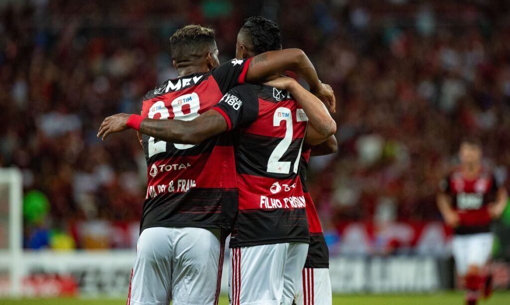 Flamengo fecha acordo com jogadores para redução de 25% dos salários