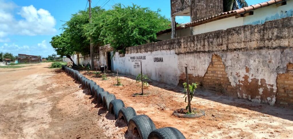 Funcionário da Urbana transforma ponto de lixo em área verde