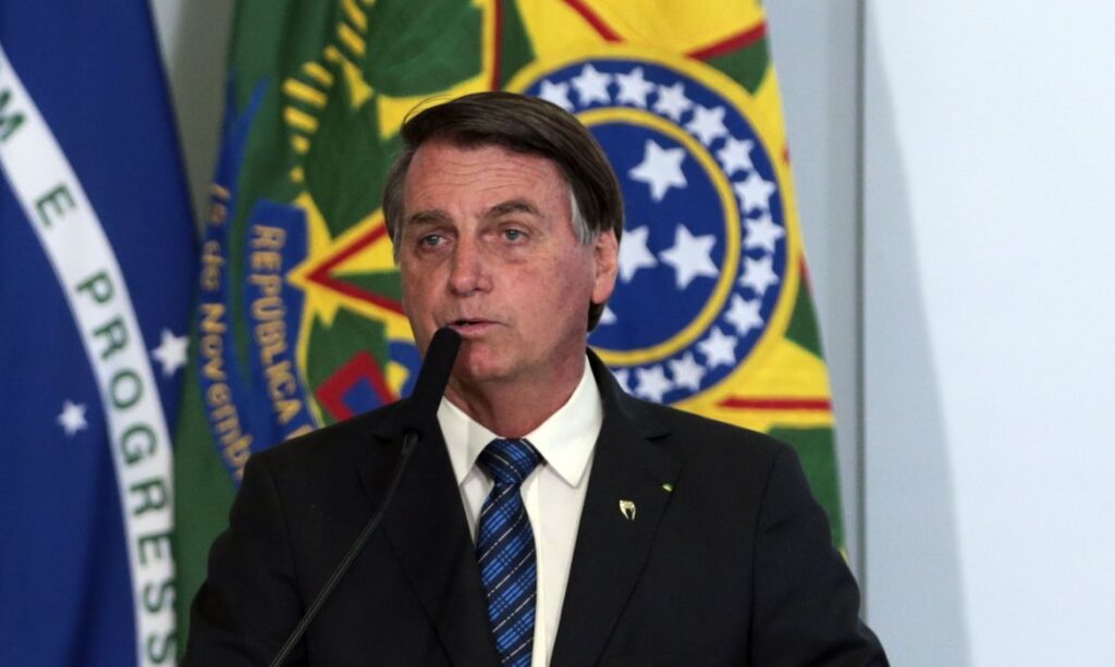 Bolsonaro anuncia revogação de decreto para concessão das UBS