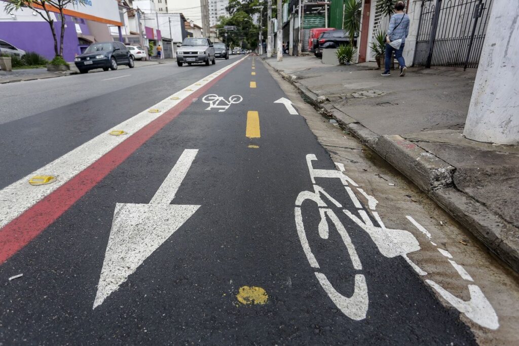 Governo irá implantar ciclofaixa na Av. Roberto Freire