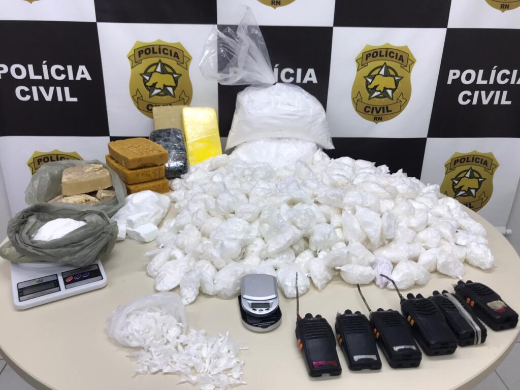 Polícia Civil apreende mais de 19 mil papelotes de cocaína no Paço da Pátria