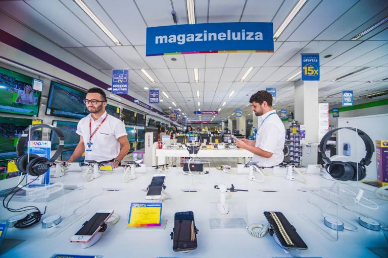 Magazine Luiza promete itens com até 80% de desconto em queima de estoque