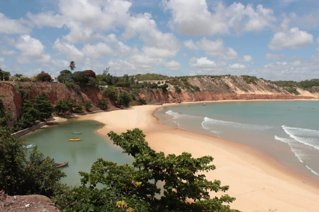 Ministro do Turismo vai apurar destruição de obra em Baía Formosa