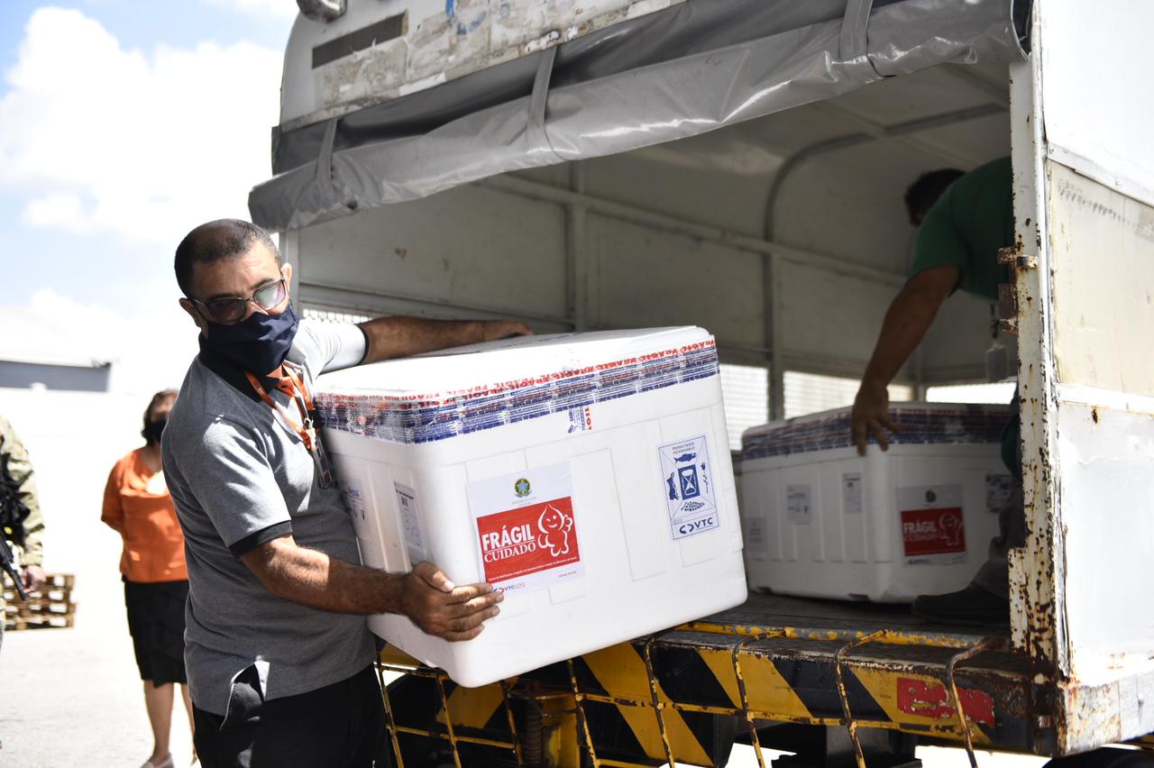 Covid-19 novo lote de vacinas dará início a imunização de idosos no RN