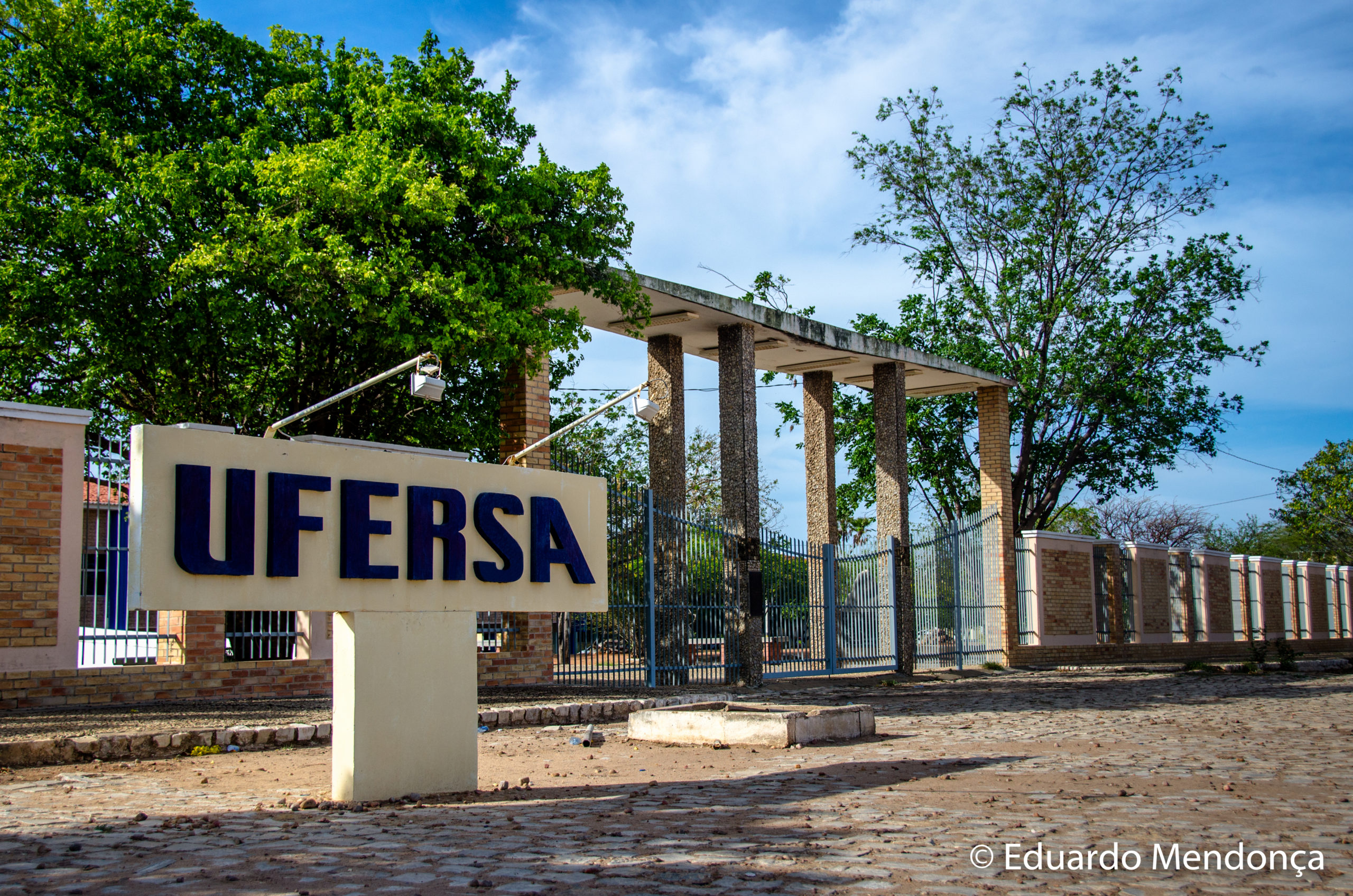 Ufersa abre concurso com vagas para técnico-administrativo e professor substituto