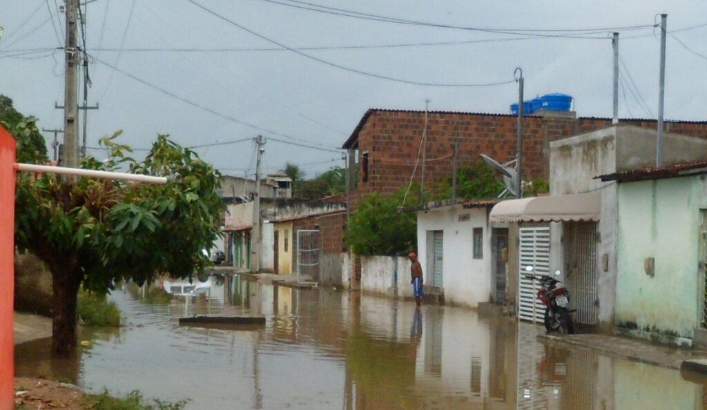 Justiça manda e Prefeitura do Natal deve drenar ruas do bairro Pajuçara em até 180 dias