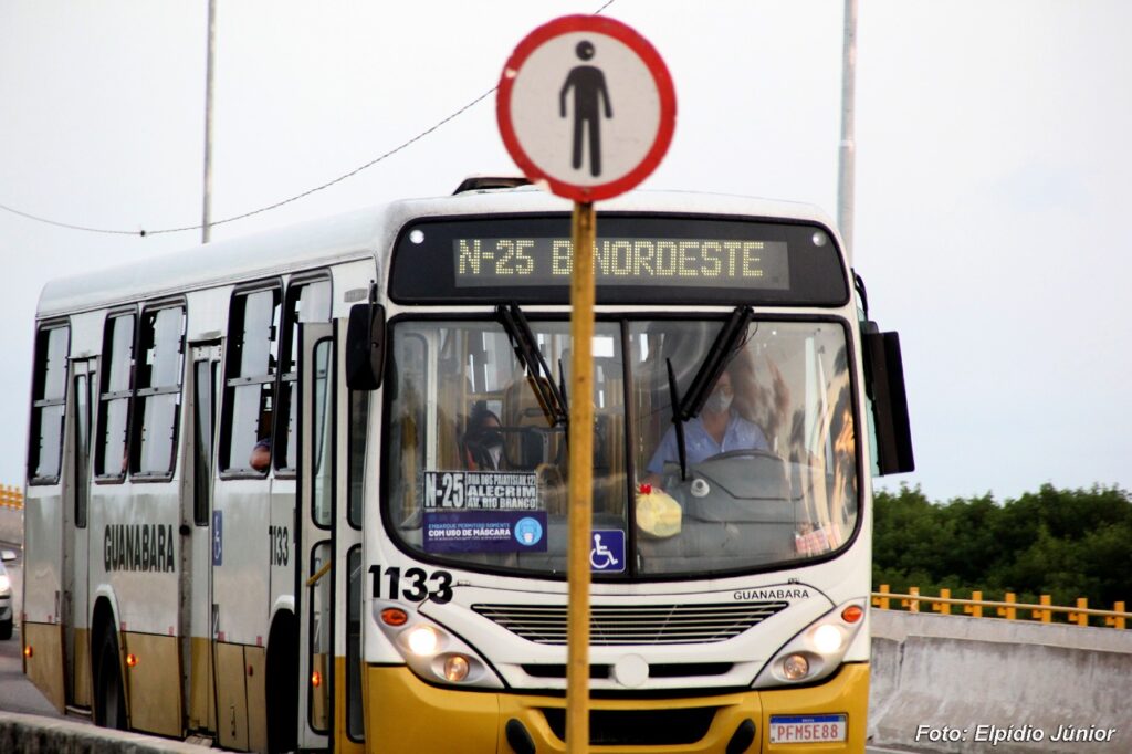 Álvaro Dias veta emenda que proibia aumento da tarifa de ônibus