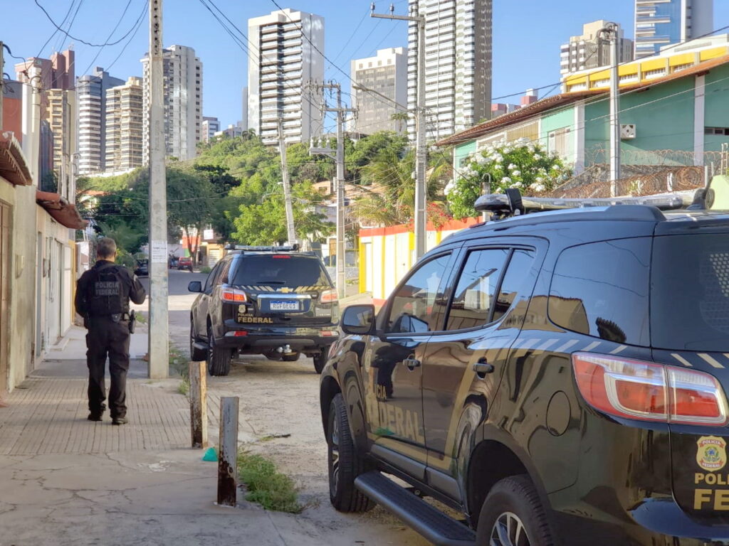 PF prende casal suspeito de tráfico de drogas em Natal