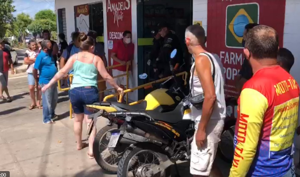 PM da reserva é esfaqueado em assalto a farmácia de Parnamirim