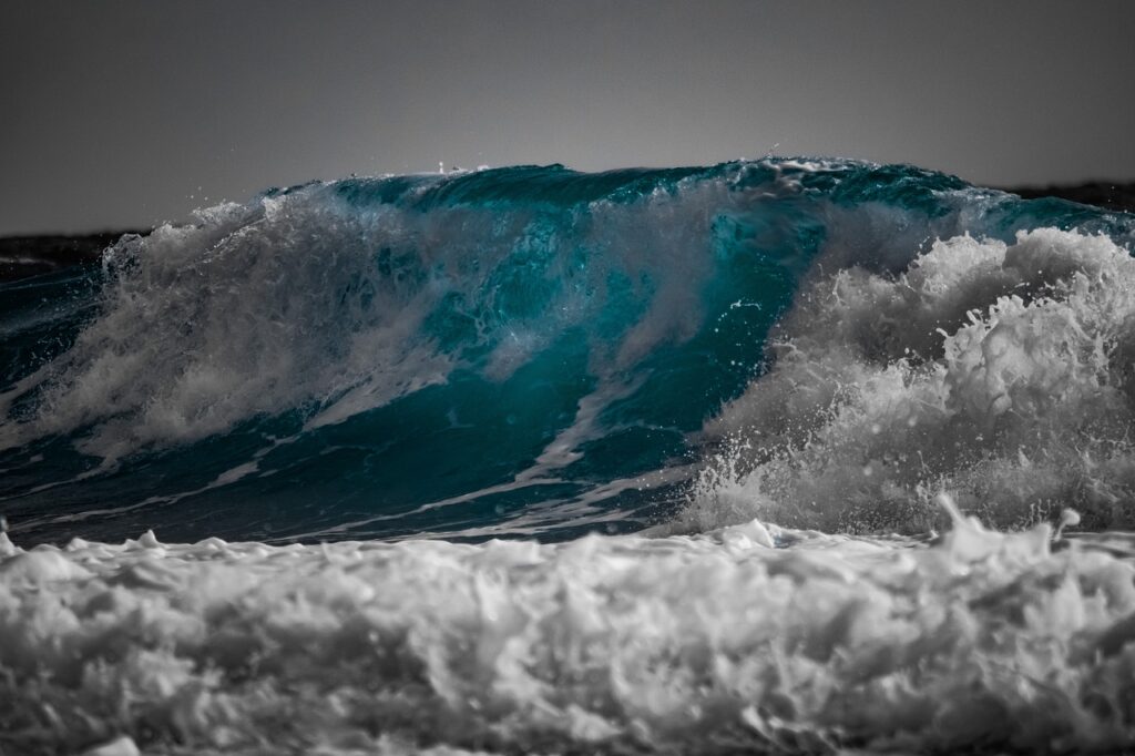 Marinha alerta para ondas de até 4 metros de altura no litoral do RN