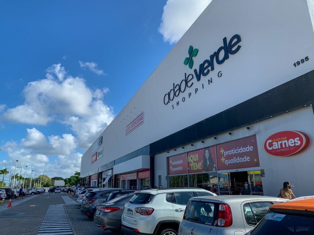 Exposição de mesas natalinas abre programação no Shopping Cidade Verde