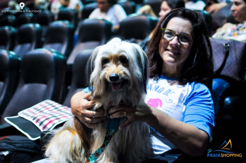 Moviecom do Praia Shopping terá sessão de cinema para pets e tutores