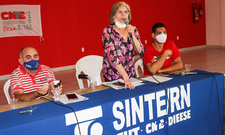 Professores de Natal decidem entrar em greve