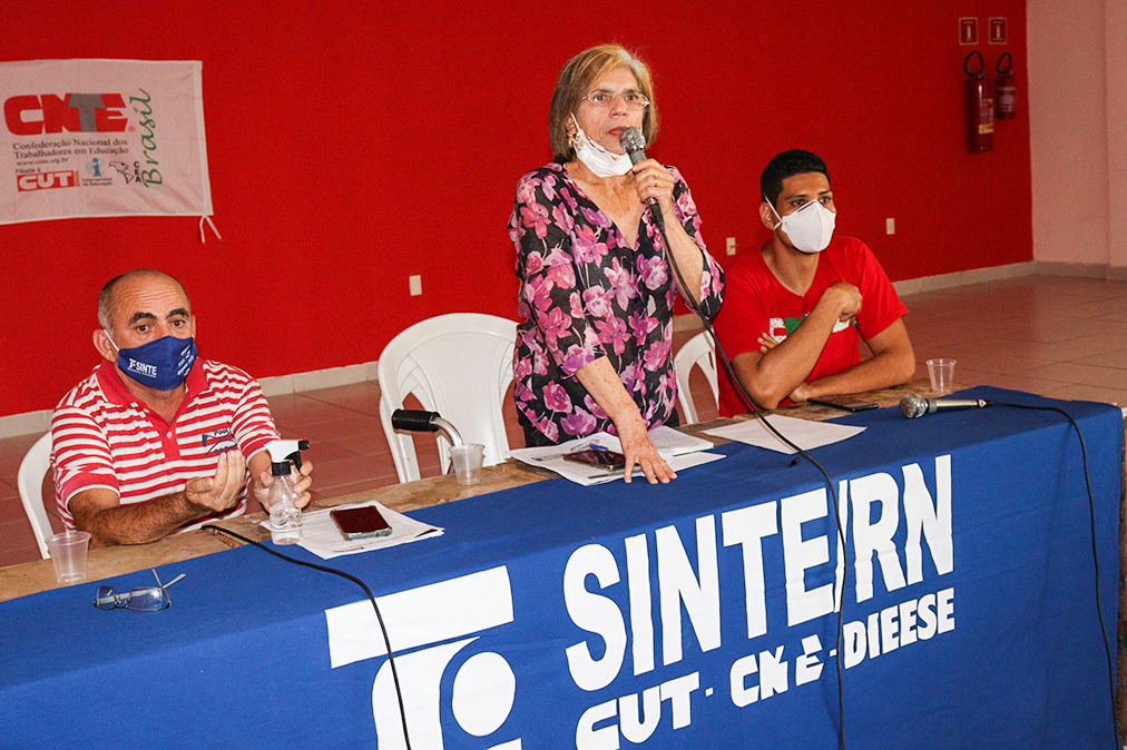 Professores de Natal decidem entrar em greve