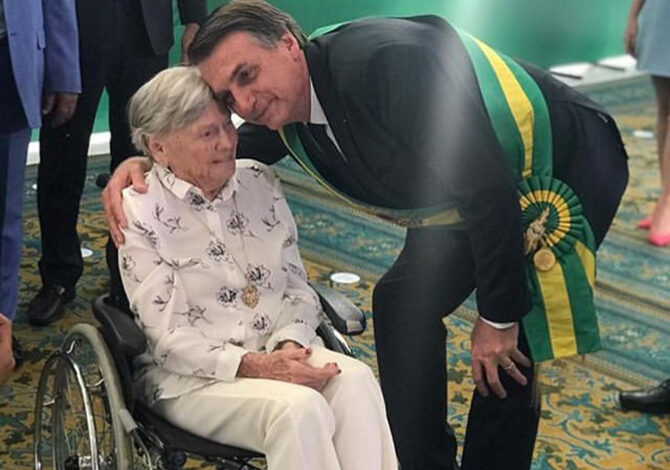 Mãe de Jair Bolsonaro morre aos 94 anos