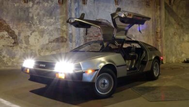 O mítico DeLorean vai retornar como um carro elétrico