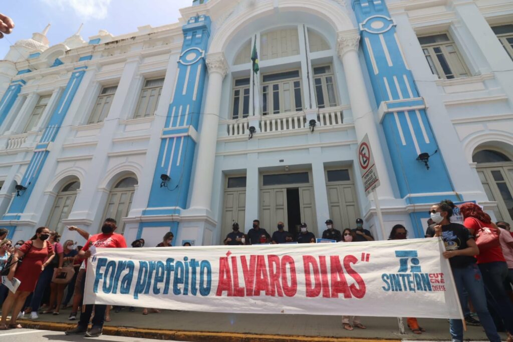 Professores de Natal entram em greve por tempo indeterminado 2