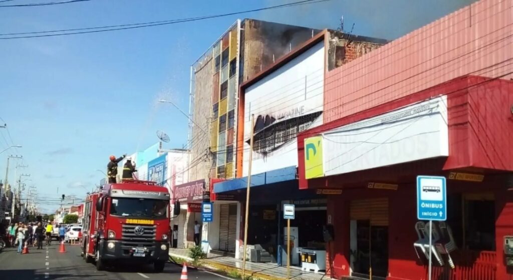 Incêndio atinge loja de móveis e eletros em Mossoró