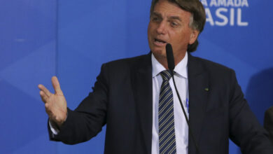 Bolsonaro defende mudanca na politica de precos da Petrobras