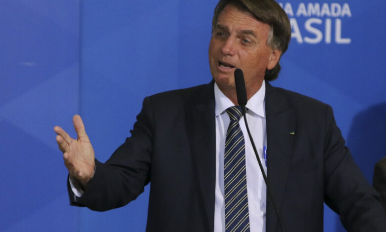 Bolsonaro defende mudanca na politica de precos da Petrobras