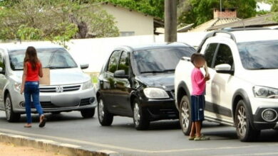 Crianças são alugadas para pedir em sinais e supermercados do RN