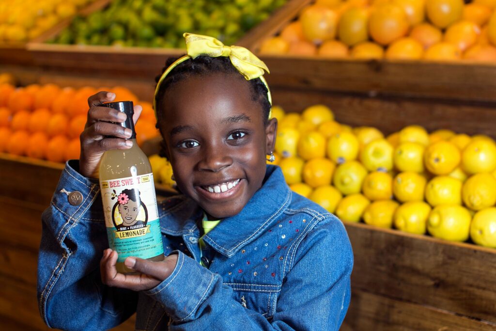 Mikaila Ulmer Me & The Bees Lemonade limonada bisavó milionária