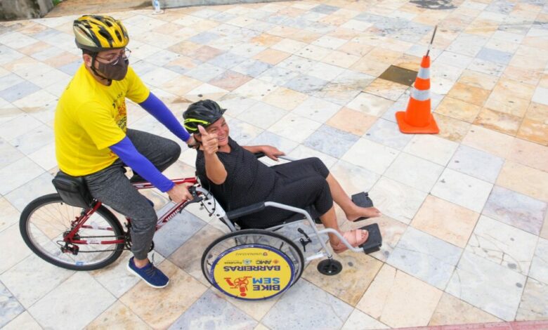 Bike Sem Barreiras realiza passeio inclusivo na Arena das Dunas