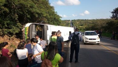 Acidente entre carro e alternativo deixa um morto e 20 feridos na Grande Natal