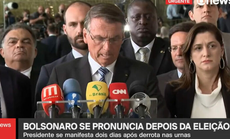 Bolsonaro quebra silêncio, agradece votos e diz que protestos devem ser pacíficos