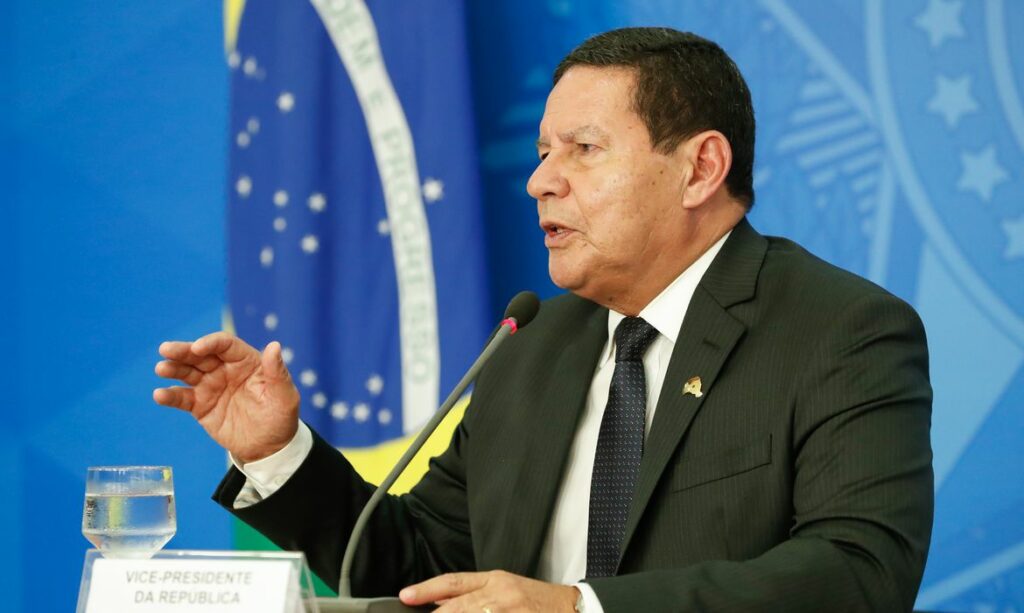 Estupro no orçamento dispara Mourão a respeito do plano econômico de Lula