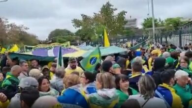 Manifestantes bolsonaristas pedem Intervenção Militar