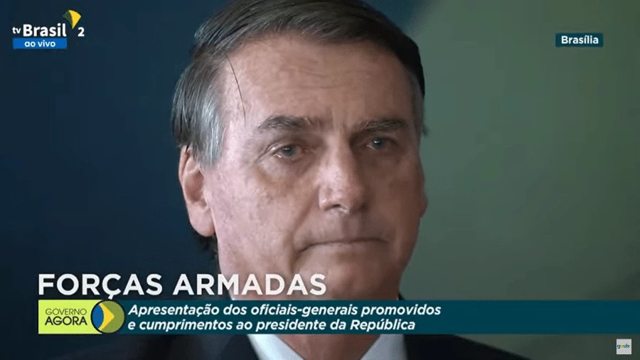 Bolsonaro chora durante cerimônia das Forças Armadas em Brasília