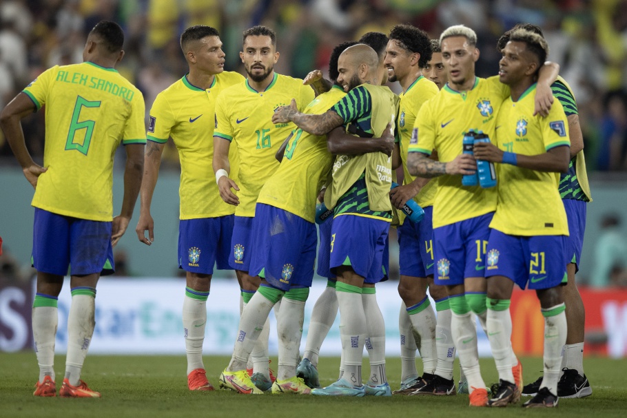 Brasil enfrenta Camarões de olho na liderança do grupo G da Copa