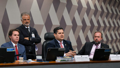 CCJ do Senado aprova PEC da Transicao e amplia teto de gastos