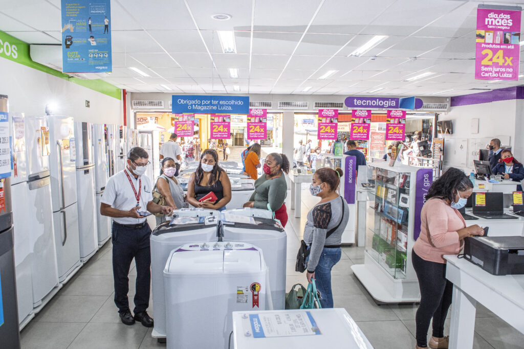 Compras de Natal no Magalu poderão ser pagas só depois do Carnaval