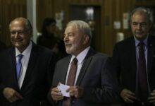 Lula é diplomado pelo TSE, chora e diz que 'povo reconquistou democracia'