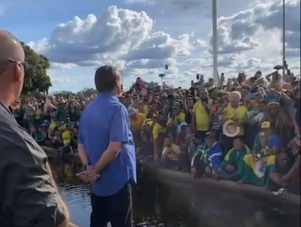 “Tudo dará certo no momento oportuno”, dispara Bolsonaro