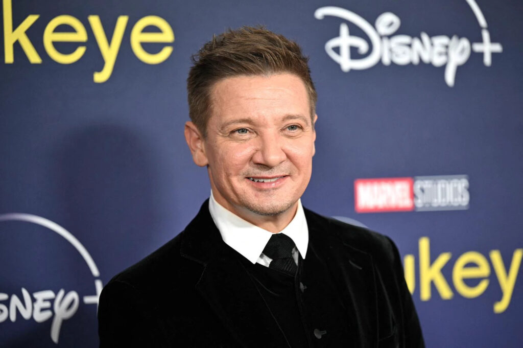 Jeremy Renner, que interpreta o Gavião Arqueiro, está em estado crítico após acidente