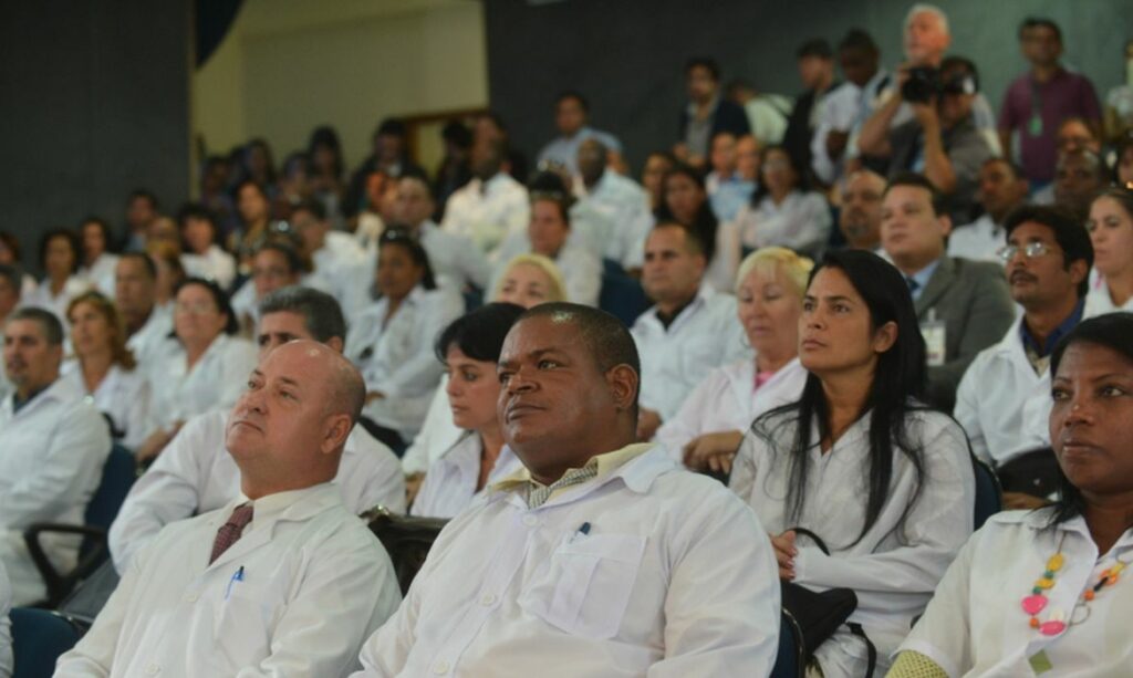 Justiça determina e governo deve recontratar cubanos para o Mais Médicos