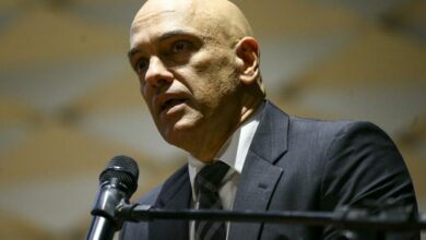 Moraes sobe o tom e diz 'Todos que cometeram terrorismo serão punidos'