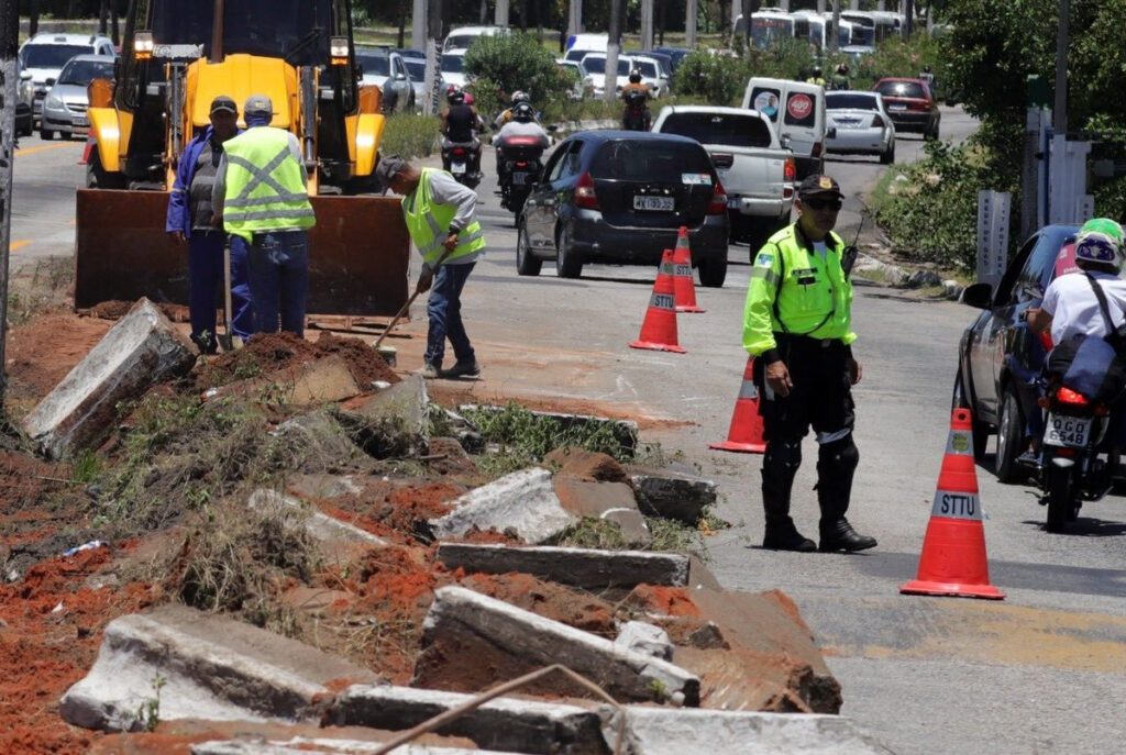 Motoristas por aplicativo poderão trafegar na Avenida Felizardo Moura