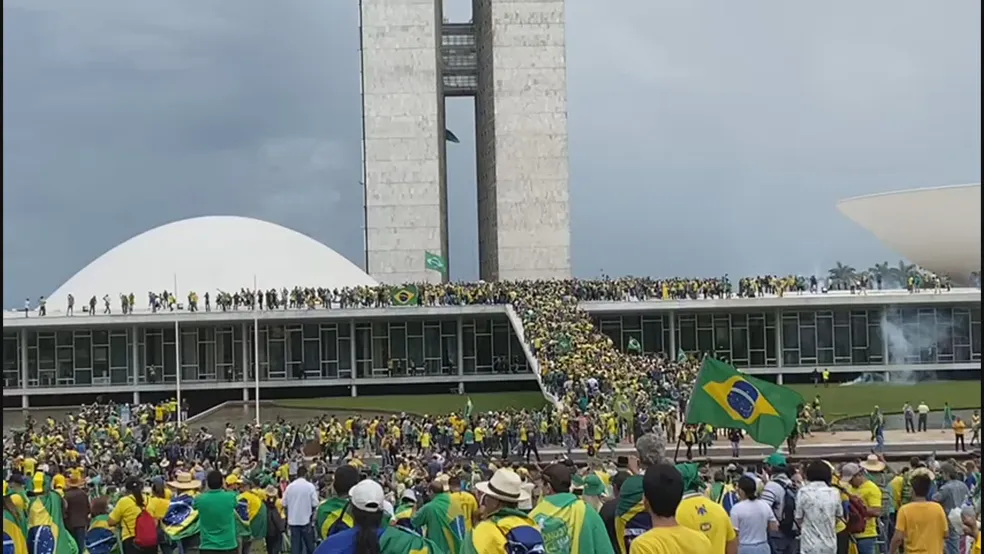 bolsonaristas invadem congresso