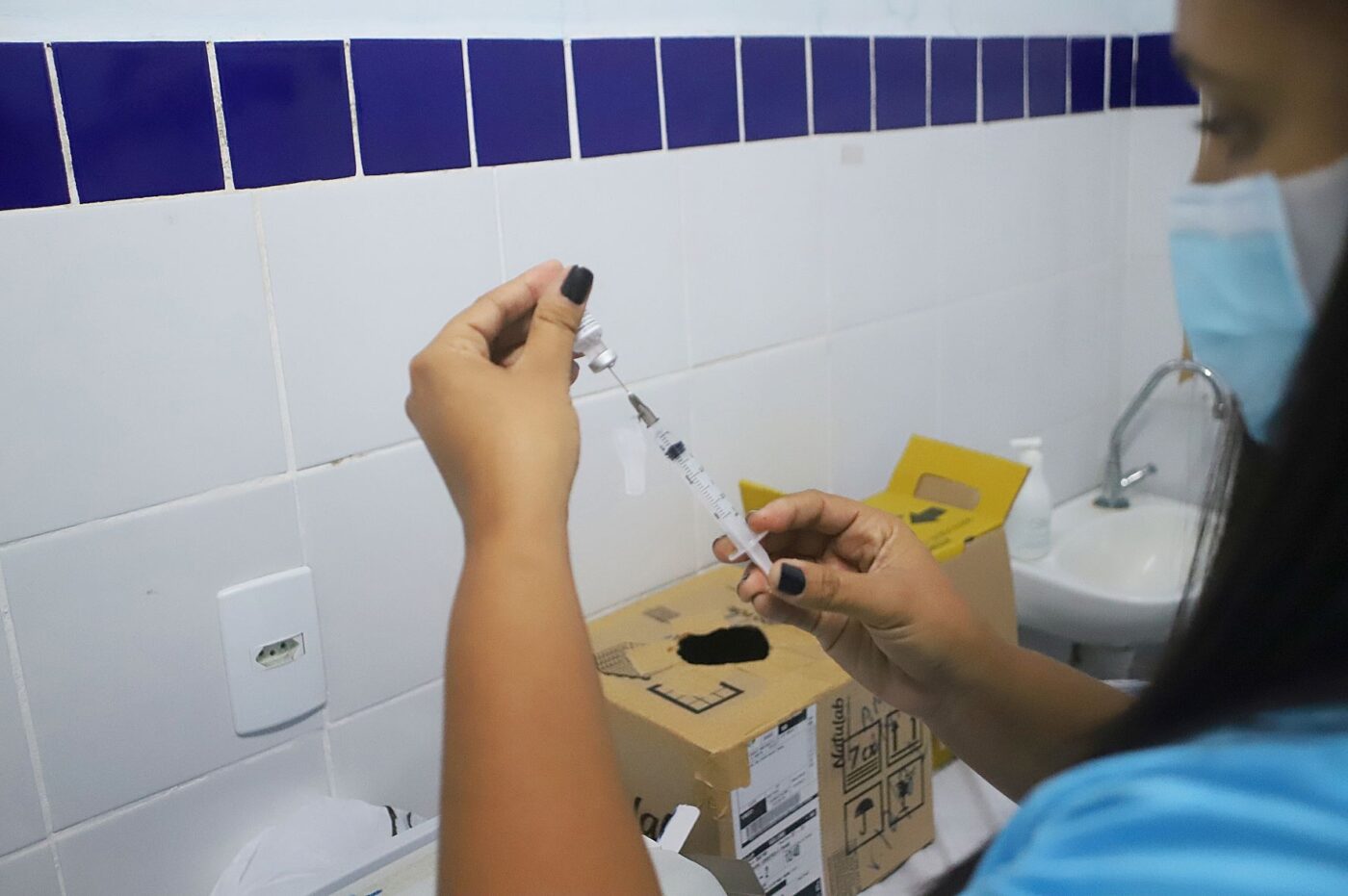 Natal inicia vacinação com imunizante bivalente da Pfizer