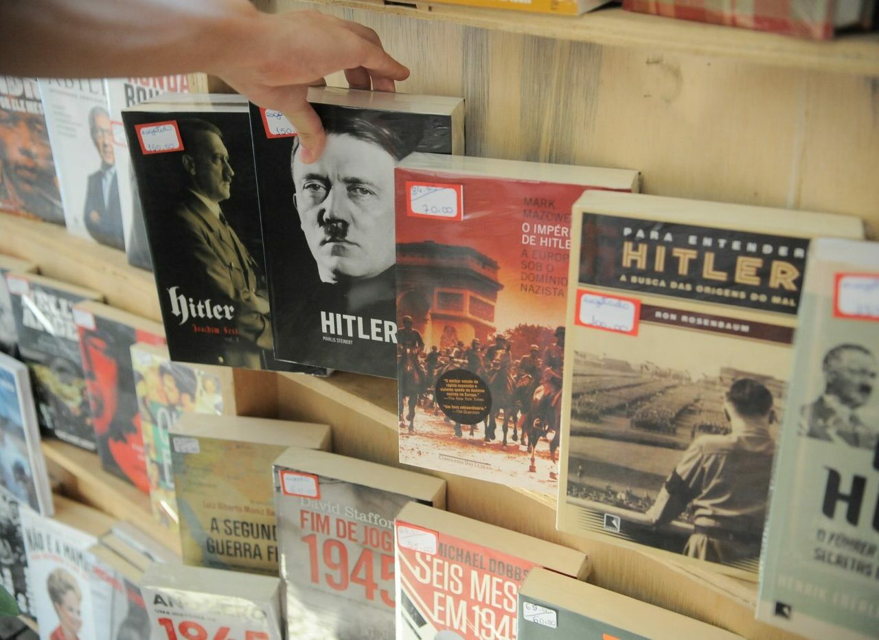 livros comunismo e nazismo